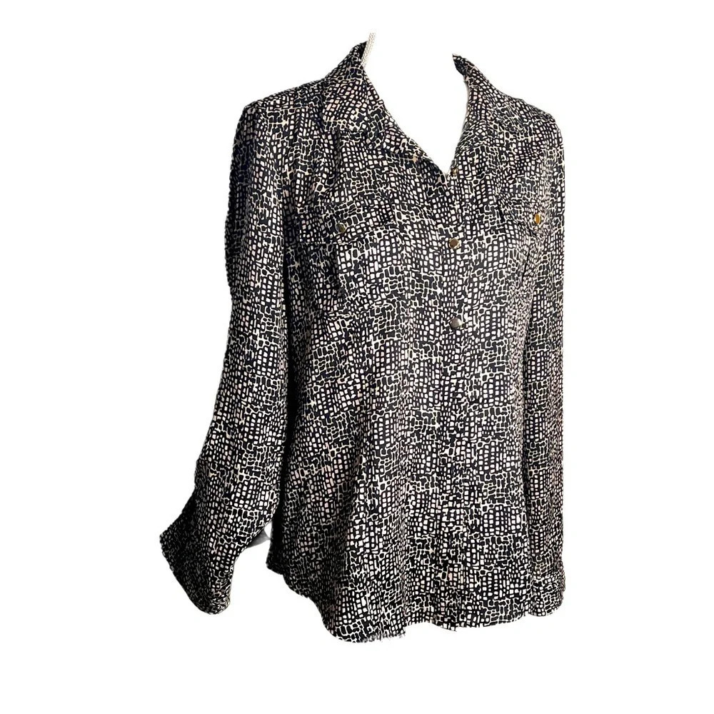 Dana Buchman Women Black Long Sleeve Blouse Size Large.